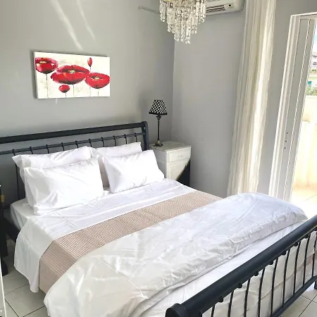 Portoheli Downtown Cozy Apartment شقة بورتو خيلي